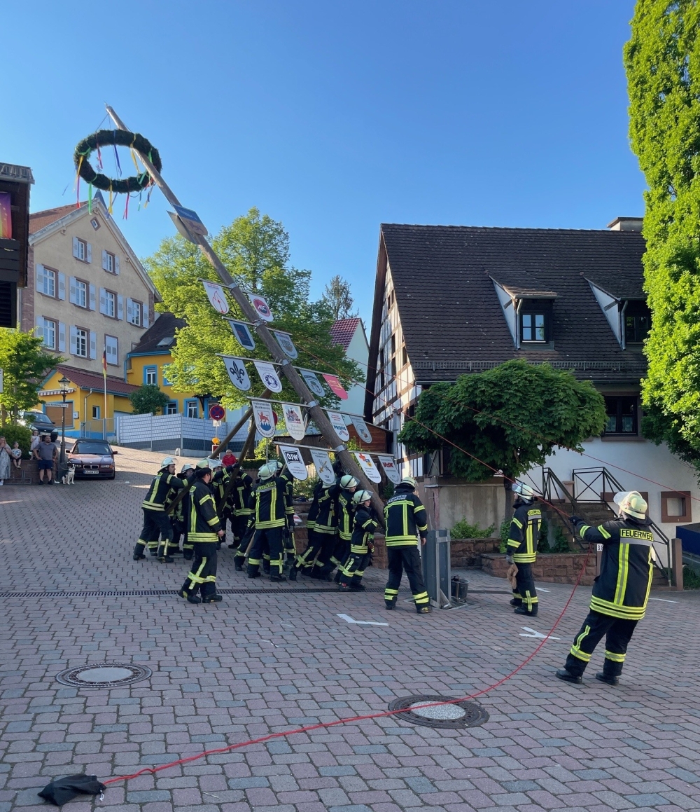 Maibaumstellen Grünwettersbach