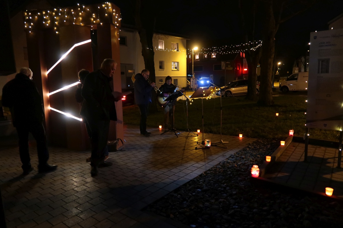 Weihnachtssingen am Waldenserplatz Palmbach 2017