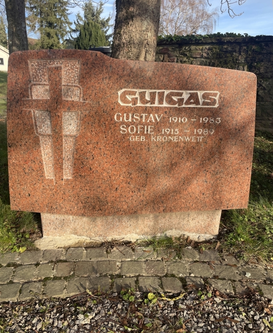 Waldenserweg Palmbach "Platz der Erinnerung" Grabstein von Gustav und Sofie GUIGAS.
